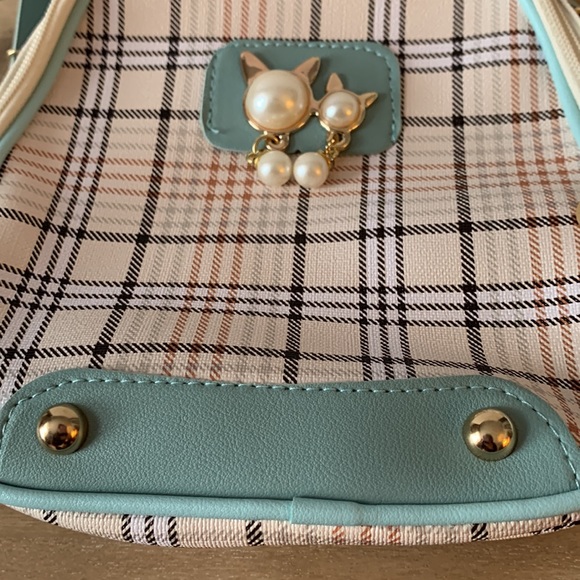 Brand new cute cat purse . Detachable strap use to change to a backpack - Picture 5 of 6